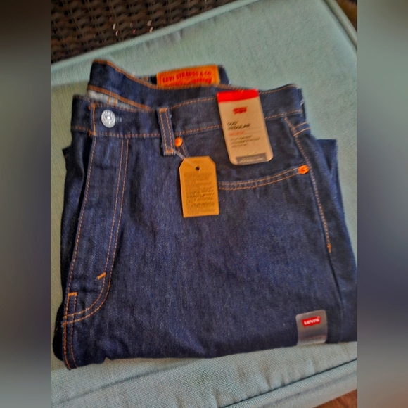 Mens Levi 505 38 X 32 Regular  NWT - Picture 1 of 7